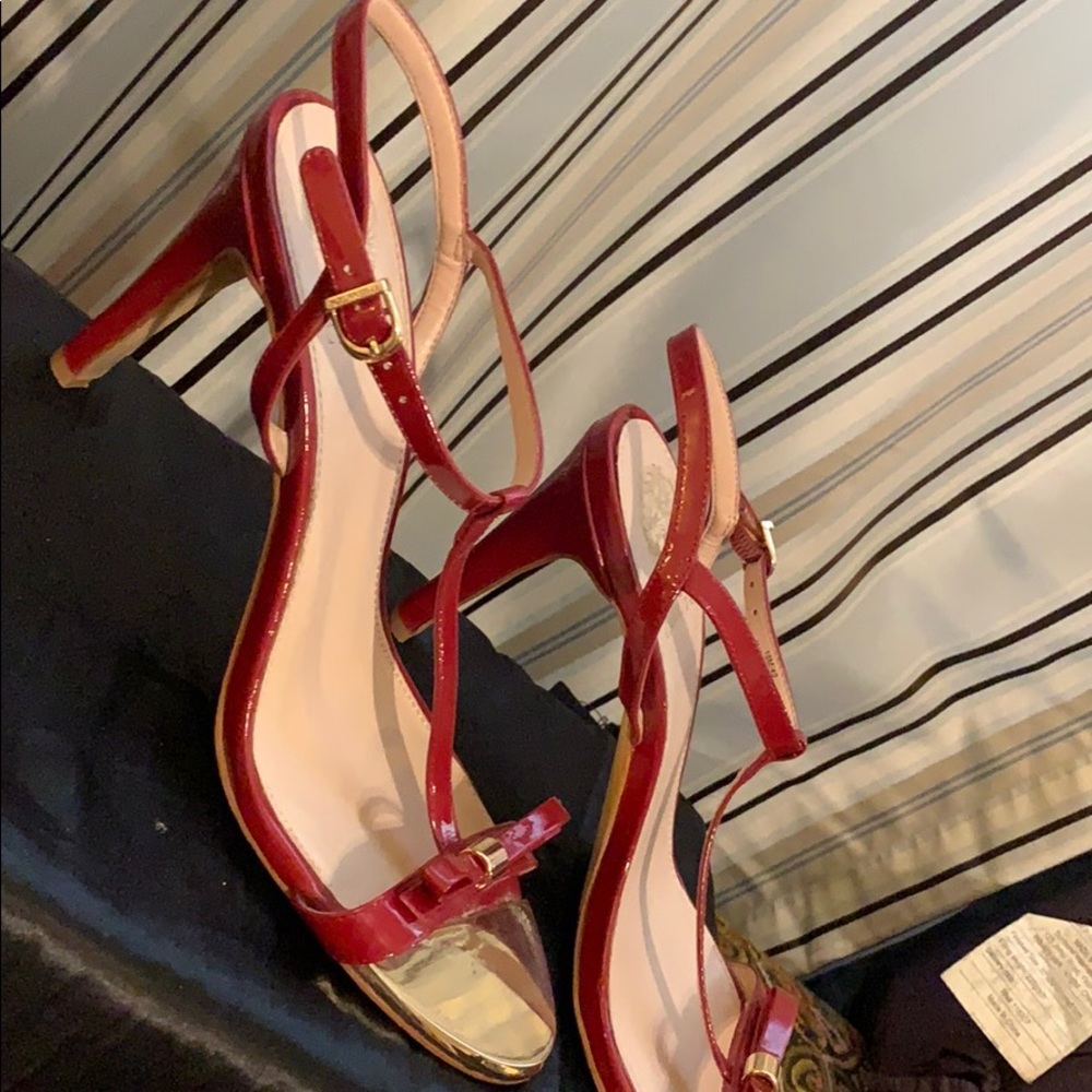 10M Red and gold bow Vince Camuto heels
